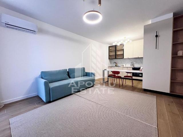 Apartament 2 camere, centrala pe imobil, loc de parcare.