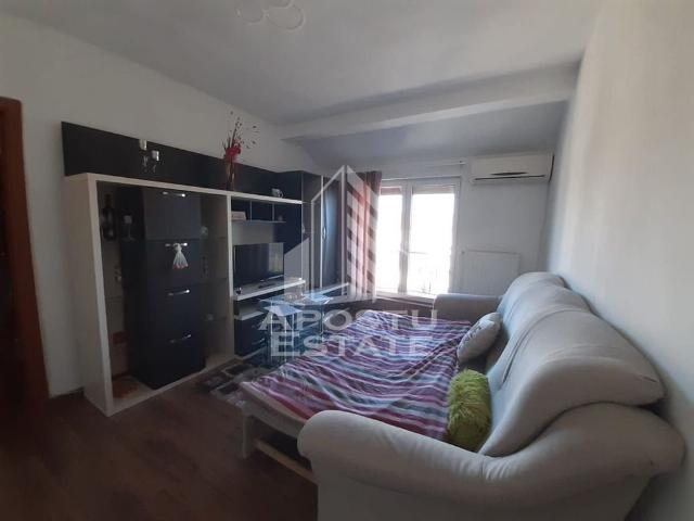 Apartament 2 camere, centrala proprie, Aer C, Zona Comple.