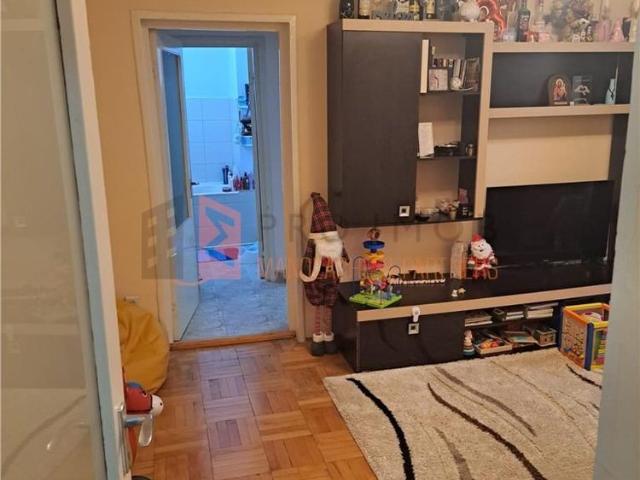 Apartament 2 camere cf semidecomandat zona 23 August