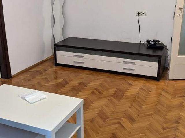 Apartament 2 camere Cismigiu cu balcon si boxa,,renovat