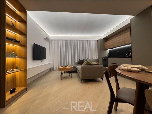 Apartament 2 camere Cortina North loc parcare prima inchirere