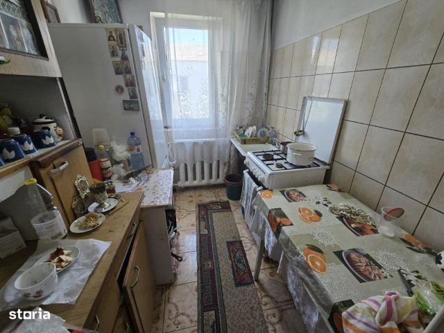 Apartament 2 camere Dacia, 42 metri, etaj 4 Cod: 158945
