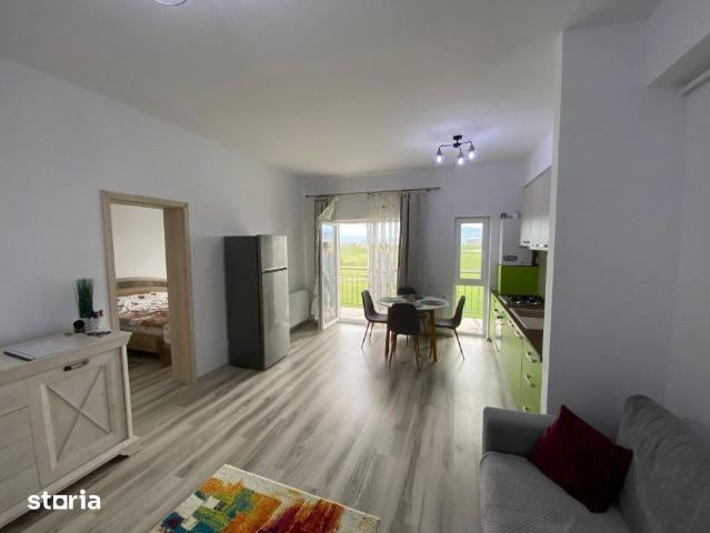 Apartament 2 camere de inchiriat 44 mpu parcare balcon zona Magnolia
