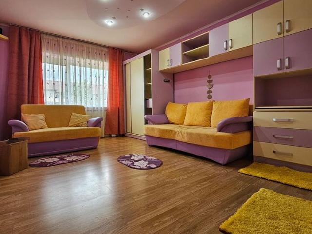 Apartament 2 camere, De închiriat Zona MAL