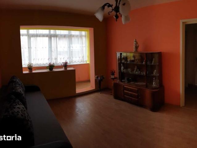 apartament 2 camere de inchiriat zona Cedonia