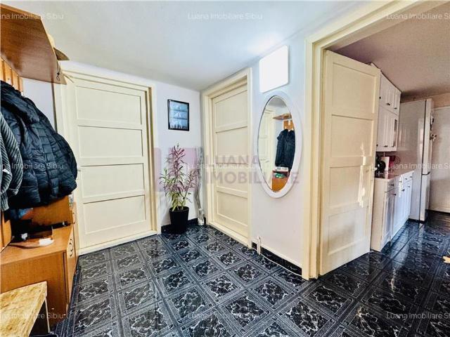 Apartament 2 camere de inchiriat | la casa | Lazaret | curte