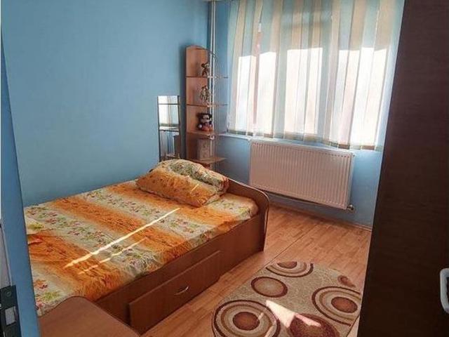 Apartament 2 camere de inchiriat Petrisor