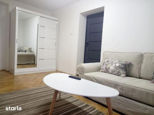 Apartament 2 camere de închiriat – Str. Piața Mare nr. 6, et. 1