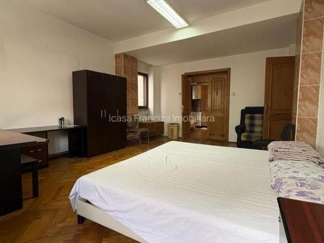 Apartament 2 camere de închiriat – Strada Smârdan, Centrul Vechi