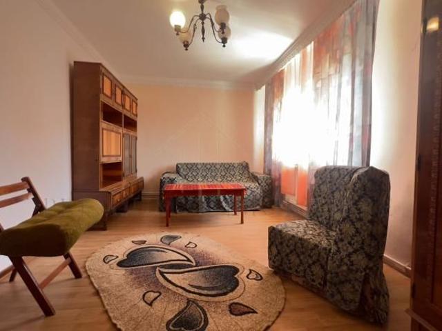 Apartament 2 camere de inhiriat