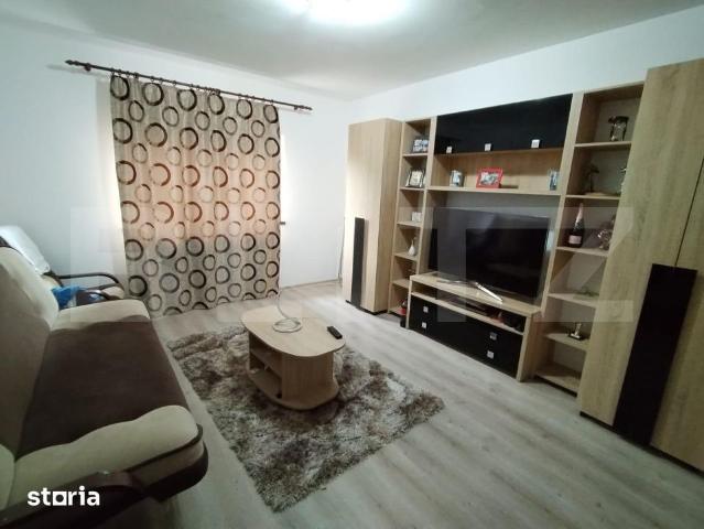 Apartament 2 camere decomandat, 53 mp, 2 parcari, zona Popas Pacurari