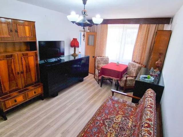 Apartament 2 camere, decomandat, 54 mp, balcon, metrou, Bd. Chisinau
