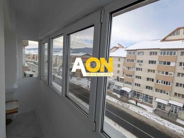 Apartament 2 camere, decomandat, Cetate OMV