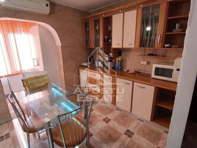 Apartament 2 camere, decomandat, centrala proprie, zona G.