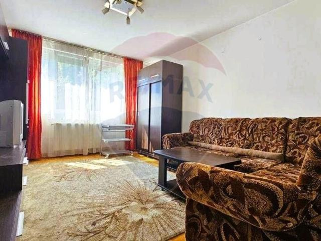 apartament 2 camere, decomandat, centrala proprie, podgoria, et3, lift