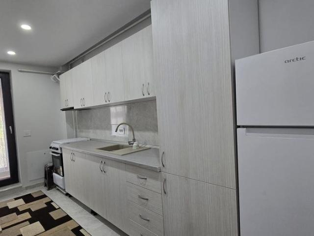 Apartament 2 camere decomandat cu loc de parcare zona Carrefour
