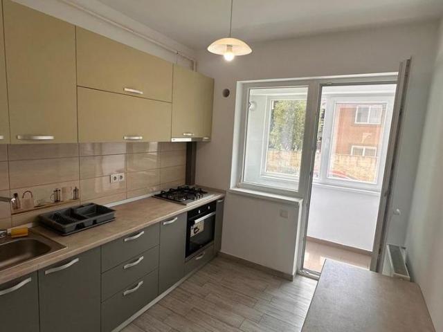 Apartament 2 camere decomandat, adiacent Prelungirea Ghencea, loc de parcare