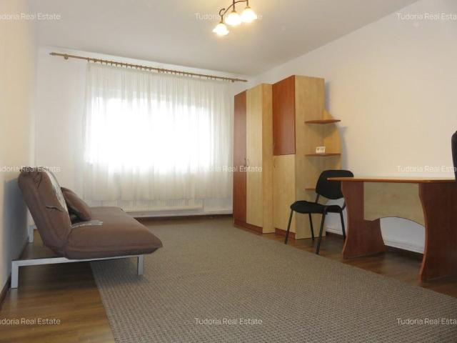 Apartament 2 camere, decomandat, Bld. Titulescu zona Cipariu!