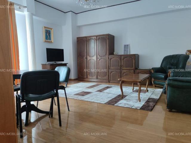 Apartament 2 camere decomandat,bloc Camera de Comerț zona Afi Mall