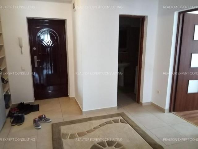 Apartament 2 camere decomandat, etaj 3, centrala, Piata Tomis III