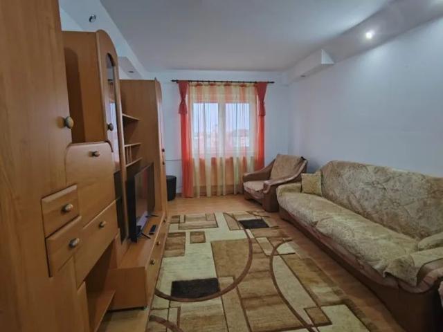 Apartament 2 camere, decomandat, etaj intermediar, zona Republicii, Ploiești