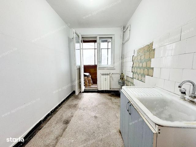 Apartament 2 camere decomandat, etajul 6, in cartier Micro 20