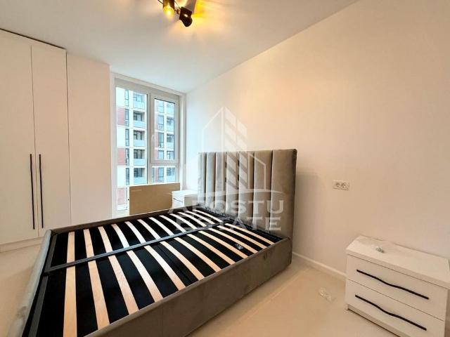 Apartament 2 camere, Decomandat, loc de parcare, Torontal.