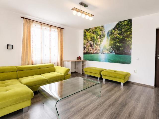 Apartament 2 camere decomandat| Loc parcare | Bloc tip vila | Tractorul
