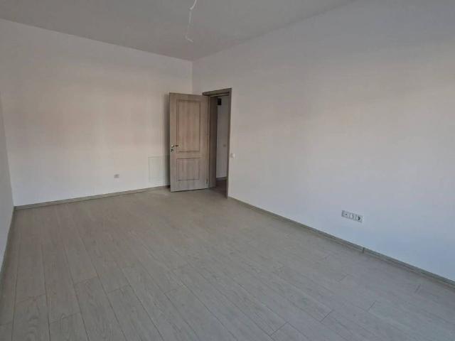 Apartament 2 Camere Decomandat metrou 15 minute N Teclu ansamblu nou