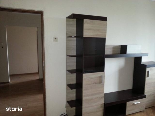 Apartament 2 Camere Decomandat – Podu Roș, Centrală Proprie