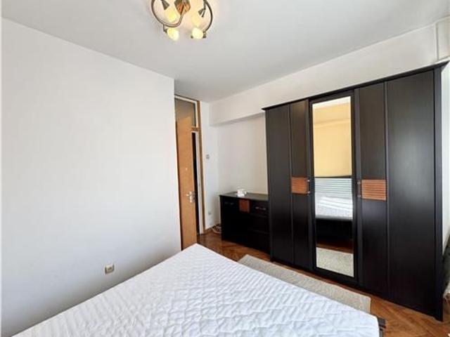 Apartament 2 camere, decomandat, parcare, ultracentral, Ploiesti