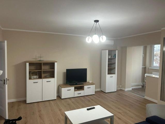 Apartament 2 camere decomandat – Piata Tomis III