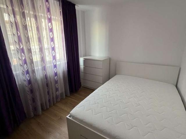 Apartament 2 camere decomandat, Tractorul