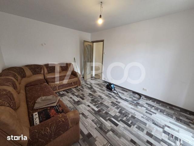 Apartament 2 camere decomandat zona Bd. Unirii etaj 4 recent renovat