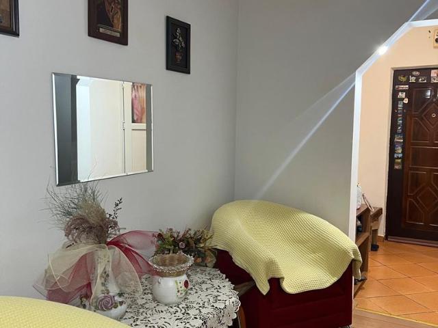 Apartament 2 camere decomandate Brazdă, parter pretabil spațiu