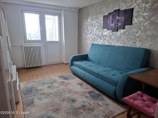 apartament 2 camere decomandate, langă metrou, priveliste est vest