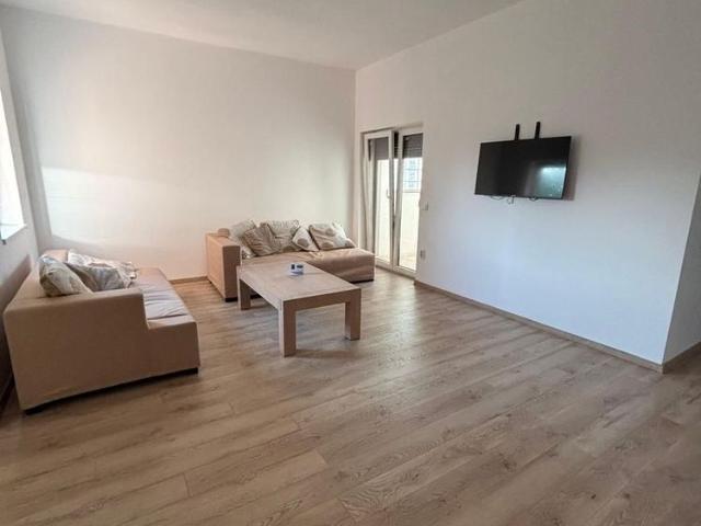 Apartament 2 camere | Etaj 1 | 2 Balcoane | Zonă liniștită