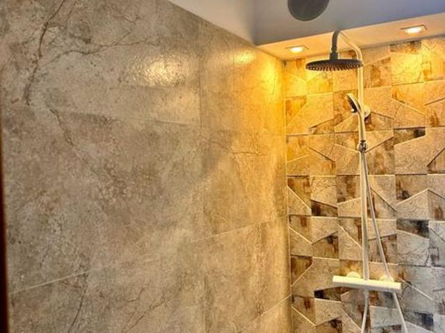 Apartament 2 camere etaj 1 Hala/Tribunal pretabil cabinete, birouri