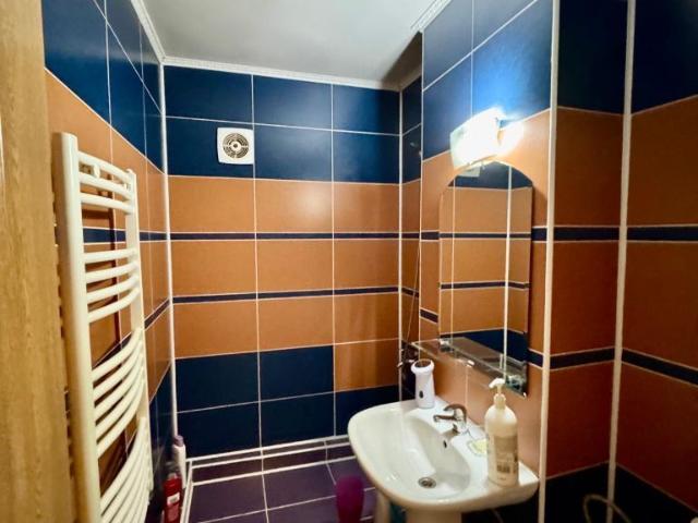 Apartament 2 camere, etaj 1, strada Nicolae Balcescu