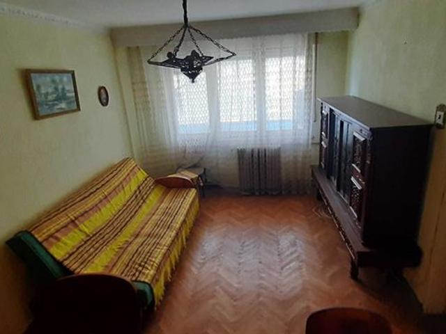 Apartament 2 camere etaj 2 zona buna