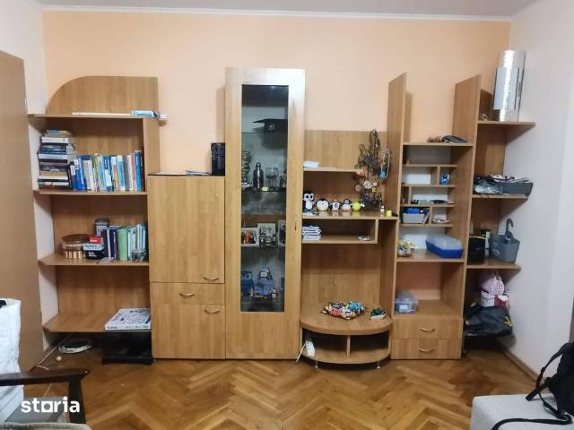 Apartament 2 camere, finisat mediu, etaj intermediar, zona Casa Radio