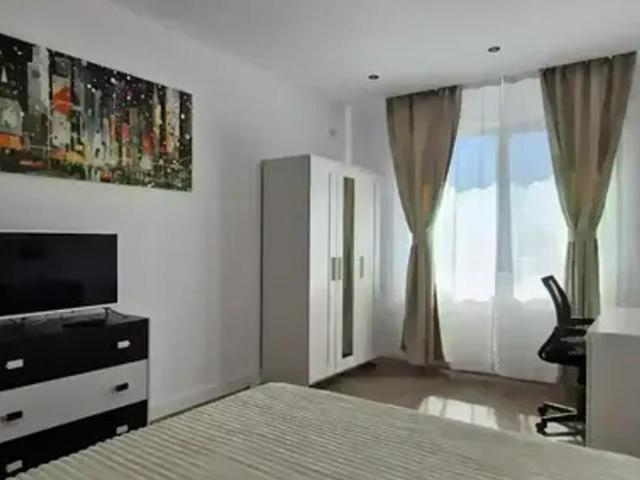 Apartament 2 Camere Imens Decomandat 8 min Metrou Aparatorii Patriei