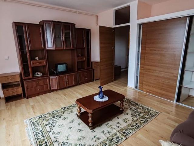 Apartament 2 camere la casa