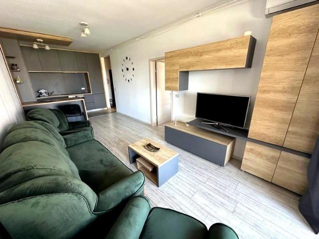 Apartament 2 camere, loc de parcare, Adora Park