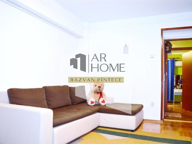 Apartament 2 camere, parcare privata, zona ultracentrala, Ploiesti