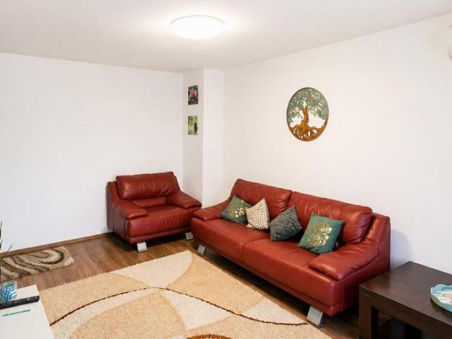 Apartament 2 camere | Parcare | Zona Cora Str. Dezdrobirii