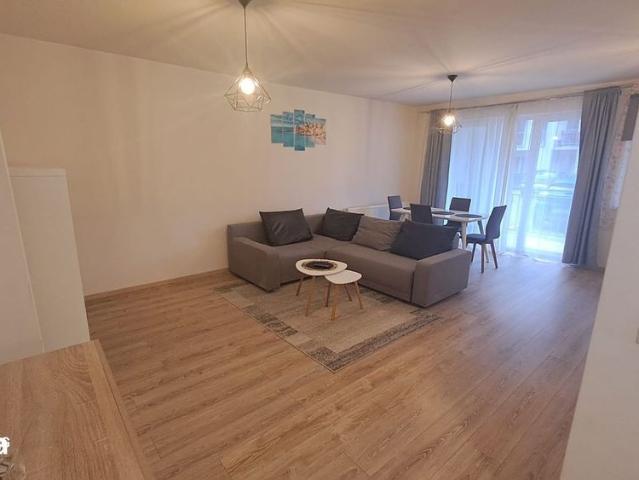 Apartament 2 camere, parter, balcon in Lazaret