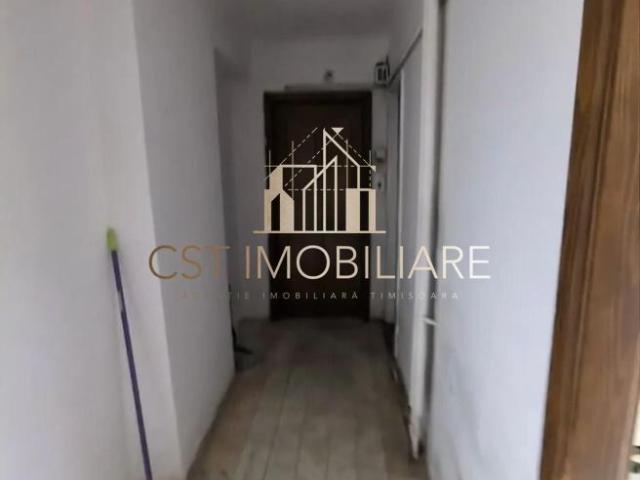 Apartament 2 camere, parter, Dambovita – ideal locuinta sau cabinnet