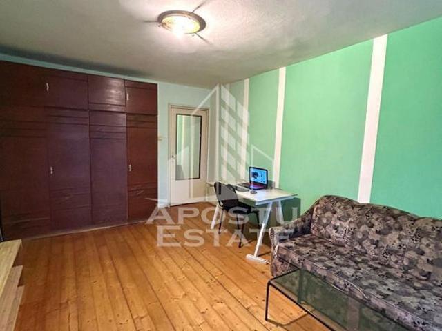 Apartament 2 camere,Pet Friendly, centrala proprie, zona.