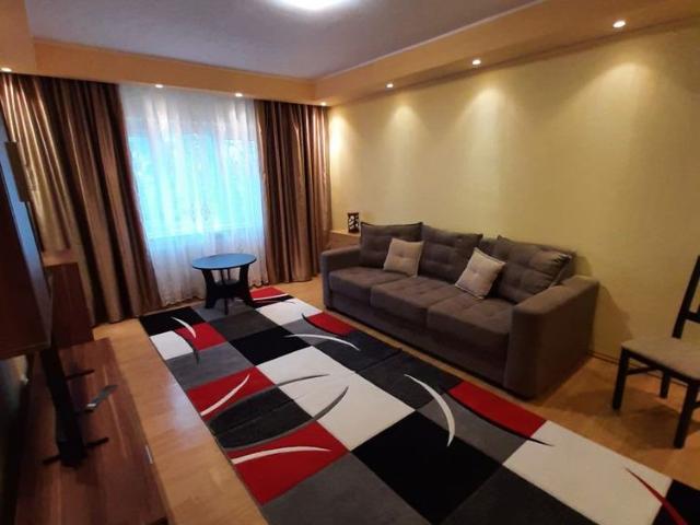 Apartament 2 camere Piata Centrala
